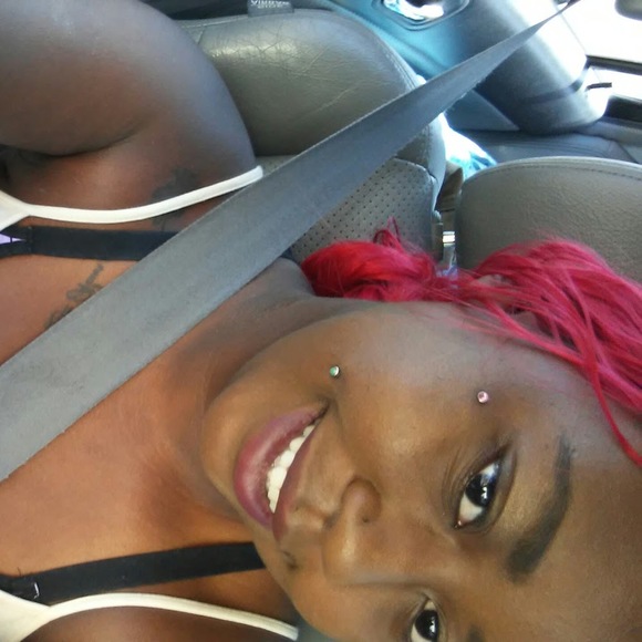 Meet your Posher, Gabby - Picture 1 of 1